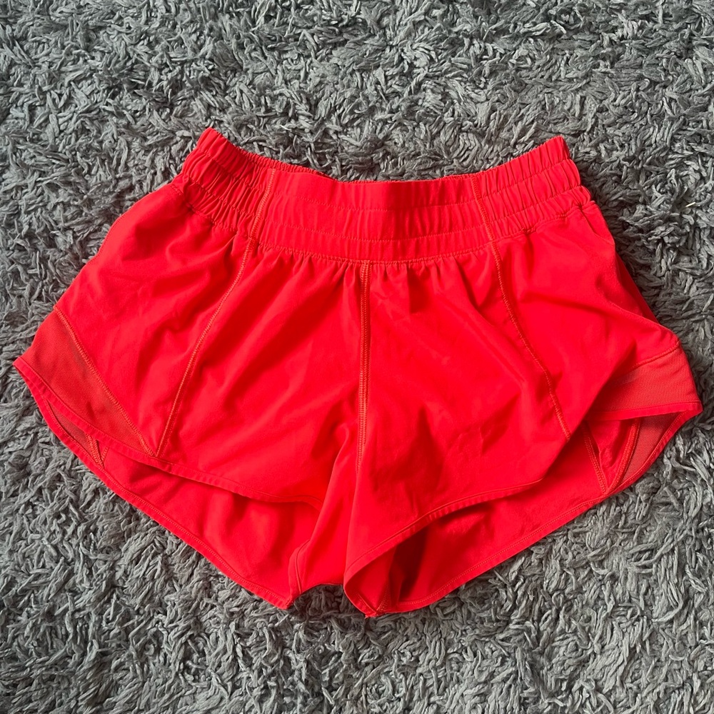 Size 4, 2.5", Lululemon Hot Heat Hotty Hot shorts - Picture 2 of 4